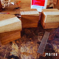 Cubos de madera decorativos
