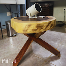 Mesa lateral redonda de madera